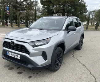 Wynajem samochodu Toyota Rav4 nr 15117 (Automatyczna) na lotnisku w Tbilisi, z silnikiem 2,5l. Benzyna ➤ Bezpośrednio od Beka w Gruzji.