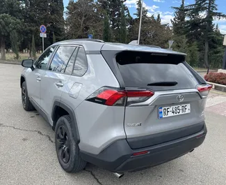 Wynajmij Toyota Rav4 2021 w Gruzji. Paliwo: Benzyna. Moc: 203 KM ➤ Koszt od 100 GEL za dobę.