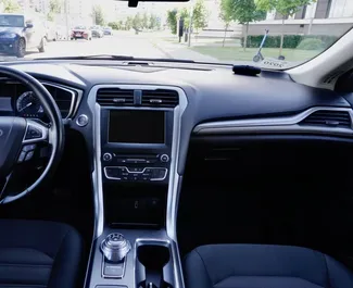 Silnik Benzyna 1,5 l – Wynajmij Ford Fusion Sedan W Mińsku.