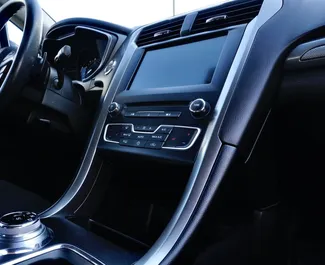 Ford Fusion Sedan – samochód kategorii Komfort, Premium na wynajem na Białorusi ✓ Depozyt 100 USD ✓ Ubezpieczenie: OC, CDW.