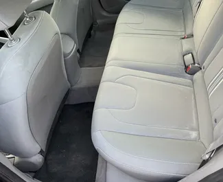 Hyundai Elantra 2023 – wynajem od właścicieli na lotnisku w Tbilisi (Gruzja).