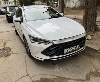 Wynajem samochodu BYD Qin Plus nr 15064 (Automatyczna) w Baku, z silnikiem 1,5l. Benzyna ➤ Bezpośrednio od Ayaz w Azerbejdżanie.