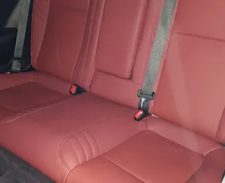 Wynajmij Dodge Challenger 2016 na Białorusi. Paliwo: Benzyna. Moc: 305 KM ➤ Koszt od 90 USD za dobę.