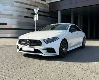 Wynajmij Mercedes-Benz CLS-Class 2018 na Białorusi. Paliwo: Diesel. Moc: 245 KM ➤ Koszt od 125 USD za dobę.