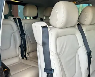 Wynajmij Mercedes-Benz V-Class 2014 na Białorusi. Paliwo: Diesel. Moc: 211 KM ➤ Koszt od 103 USD za dobę.