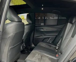 Toyota Camry 2024 do wynajęcia W Mińsku. Limit przebiegu nieograniczony.