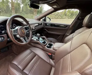 Porsche Cayenne 2022 – wynajem od właścicieli w Alicante (Hiszpania).