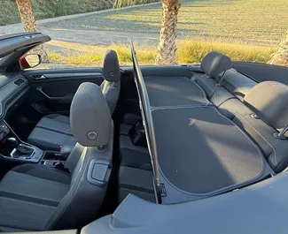Volkswagen T-Roc Cabrio 2022 – wynajem od właścicieli w Alicante (Hiszpania).