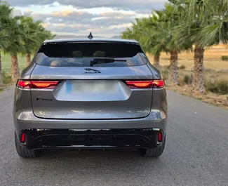Jaguar F-PACE 2022 do wynajęcia w Alicante. Limit przebiegu 250 km/dzień.