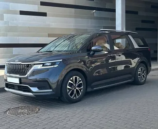 Wypożyczalnia Kia Carnival W Mińsku, Białoruś ✓ Nr 15047. ✓ Skrzynia Automatyczna ✓ Opinii: 0.