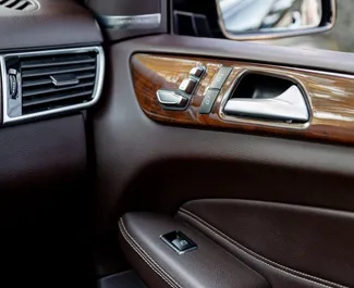 Mercedes-Benz GLE-Class – samochód kategorii Premium, SUV na wynajem w Gruzji ✓ Depozyt 500 GEL ✓ Ubezpieczenie: OC, SCDW.