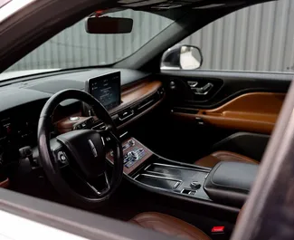 Wynajmij Linkoln Navigator 2020 w Gruzji. Paliwo: Benzyna. Moc: 400 KM ➤ Koszt od 295 GEL za dobę.