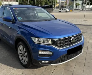 Wynajmij Volkswagen T-Roc 2021 w Hiszpanii. Paliwo: Diesel. Moc:  KM ➤ Koszt od 60 EUR za dobę.