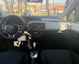 Wypożyczalnia Toyota Yaris w Budvie, Czarnogóra ✓ Nr 15235. ✓ Skrzynia Automatyczna ✓ Opinii: 0.