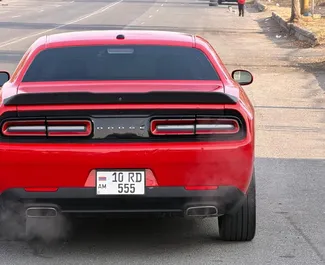 Dodge Challenger – samochód kategorii Premium, Luksusowy na wynajem w Armenii ✓ Depozyt 500 USD ✓ Ubezpieczenie: OC, SCDW, FDW, Zagranica.