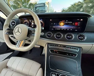 Mercedes-Benz E-Class Cabrio 2023 – wynajem od właścicieli w Alicante (Hiszpania).