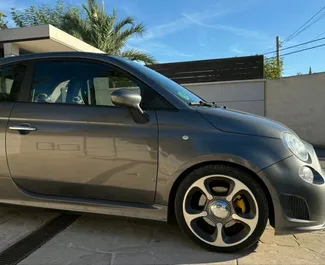 Wynajmij Abarth 695 Cabrio 2022 w Hiszpanii. Paliwo: Benzyna. Moc: 180 KM ➤ Koszt od 100 EUR za dobę.