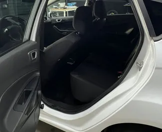 Wypożyczalnia Ford Fiesta na lotnisku w Tiranie, Albania ✓ Nr 15265. ✓ Skrzynia Automatyczna ✓ Opinii: 0.