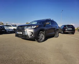 Wypożyczalnia Toyota Highlander w Tbilisi, Gruzja ✓ Nr 1248. ✓ Skrzynia Automatyczna ✓ Opinii: 7.