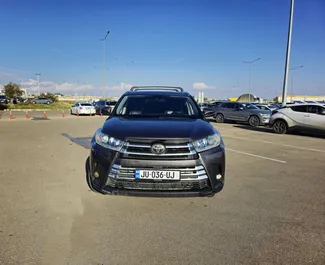 Wynajmij Toyota Highlander 2019 w Gruzji. Paliwo: Benzyna. Moc: 280 KM ➤ Koszt od 160 GEL za dobę.