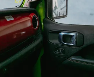 Jeep Wrangler Rubicon 2022 do wynajęcia w Tbilisi. Limit przebiegu nieograniczony.