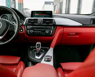 Wynajmij BMW 430i Cabrio 2017 w Gruzji. Paliwo: Benzyna. Moc: 252 KM ➤ Koszt od 190 GEL za dobę.