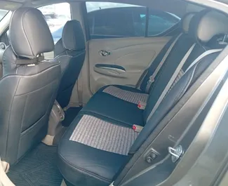 Nissan Sunny 2015 do wynajęcia w Baku. Limit przebiegu nieograniczony.