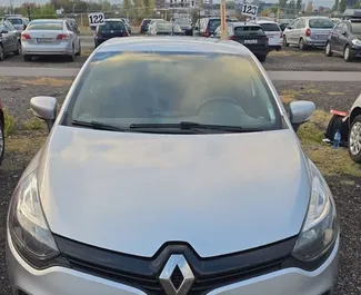 Wypożyczalnia Renault Clio 4 na lotnisku w Sofii, Bułgaria ✓ Nr 15384. ✓ Skrzynia Manualna ✓ Opinii: 0.