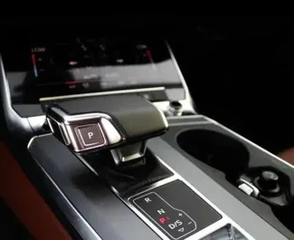 Audi A6 Allroad 2024 do wynajęcia w Dubaju. Limit przebiegu nieograniczony.