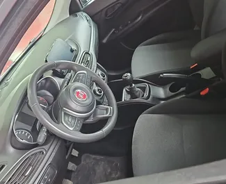 Wynajmij Fiat Egea 2022 w Turcji. Paliwo: Benzyna. Moc: 95 KM ➤ Koszt od 26 USD za dobę.
