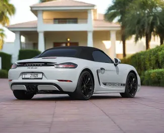 Wynajmij Porsche 718 Boxster 2025 w ZEA. Paliwo: Benzyna. Moc:  KM ➤ Koszt od 800 AED za dobę.