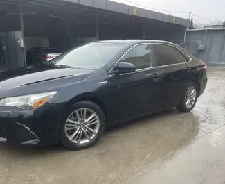 Wynajem samochodu Toyota Camry nr 15317 (Automatyczna) w Tbilisi, z silnikiem 2,5l. Hybryda ➤ Bezpośrednio od Paata w Gruzji.