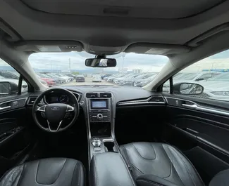 Wynajmij Ford Fusion Sedan 2019 w Gruzji. Paliwo: Benzyna. Moc:  KM ➤ Koszt od 74 GEL za dobę.