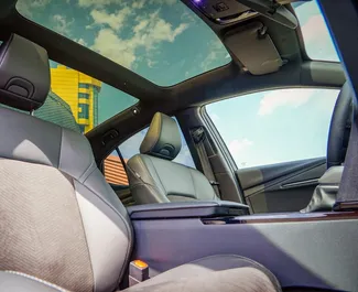 Toyota Camry – samochód kategorii Komfort, Premium na wynajem w Armenii ✓ Bez Depozytu ✓ Ubezpieczenie: OC, CDW, SCDW, FDW, Pasażerowie, Zagranica, Młody.