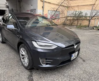 Tesla Model-X 2016 do wynajęcia w Tbilisi. Limit przebiegu nieograniczony.