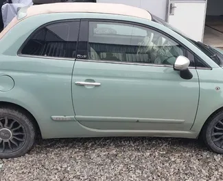 Wnętrze Fiat 500 Cabrio do wynajęcia w Gruzji. Doskonały samochód 5-osobowy. ✓ Skrzynia Automatyczna.
