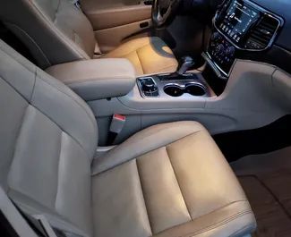 Jeep Grand Cherokee 2020 – wynajem od właścicieli w Tbilisi (Gruzja).