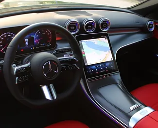 Silnik Benzyna 2,2 l – Wynajmij Mercedes-Benz C200 w Dubaju.