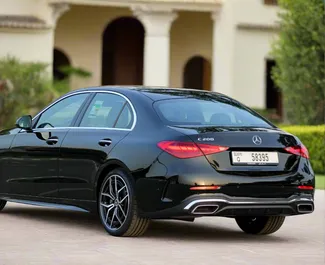 Mercedes-Benz C200 – samochód kategorii Komfort, Premium na wynajem w ZEA ✓ Depozyt 2000 AED ✓ Ubezpieczenie: OC.