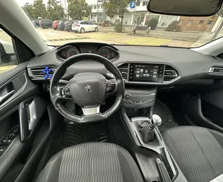 Wynajmij Peugeot 308 2015 w Czarnogórze. Paliwo: Diesel. Moc: 120 KM ➤ Koszt od 30 EUR za dobę.