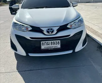 Wypożyczalnia Toyota Yaris na lotnisku Suvarnabhumi w Bangkoku, Tajlandia ✓ Nr 15336. ✓ Skrzynia Automatyczna ✓ Opinii: 0.