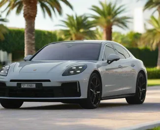 Wynajmij Porsche Panamera 2025 w ZEA. Paliwo: Benzyna. Moc:  KM ➤ Koszt od 950 AED za dobę.