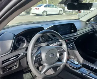 Silnik Benzyna 2,5 l – Wynajmij Hyundai Sonata w Kutaisi.