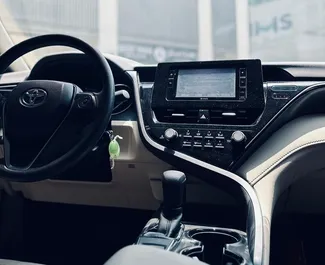 Silnik Benzyna 2,5 l – Wynajmij Toyota Camry w Dubaju.