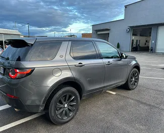 Silnik Diesel 2,2 l – Wynajmij Land Rover Discovery Sport w Tiranie.