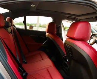 Silnik Benzyna  l – Wynajmij BMW 520i w Dubaju.