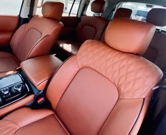 Nissan Patrol 2024 do wynajęcia w Dubaju. Limit przebiegu 250 km/dzień.