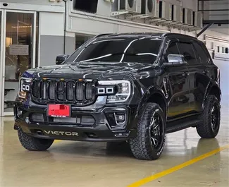 Ford Everest – samochód kategorii Komfort, Premium, SUV na wynajem w Tajlandii ✓ Depozyt 10000 THB ✓ Ubezpieczenie: OC, SCDW, Pasażerowie, Od Kradzieży.