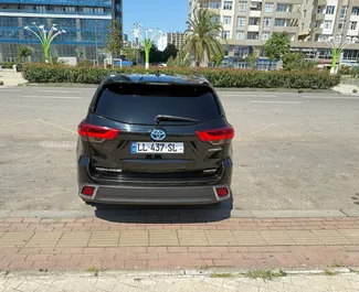 Toyota Highlander 2019 do wynajęcia w Tbilisi. Limit przebiegu nieograniczony.