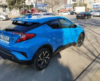 Toyota C-HR 2019 do wynajęcia w Tbilisi. Limit przebiegu nieograniczony.